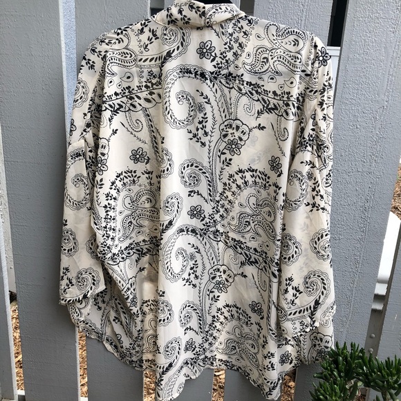 Sheer shawl w/ paisley pattern | off white & black - Picture 4 of 4